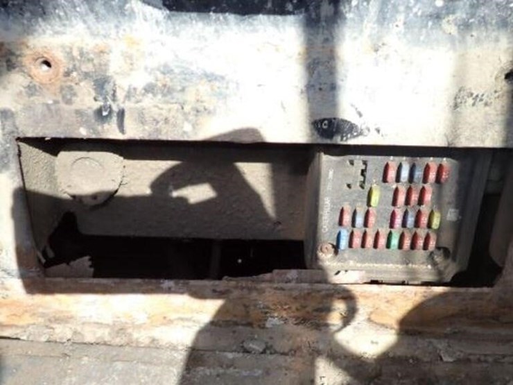 2009-caterpillar-232b-image-12