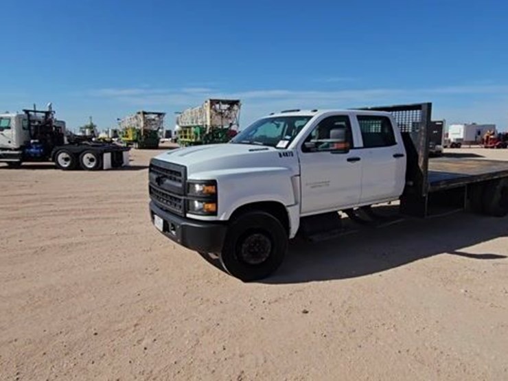 2022-chevrolet-silverado-6500hd-image-2
