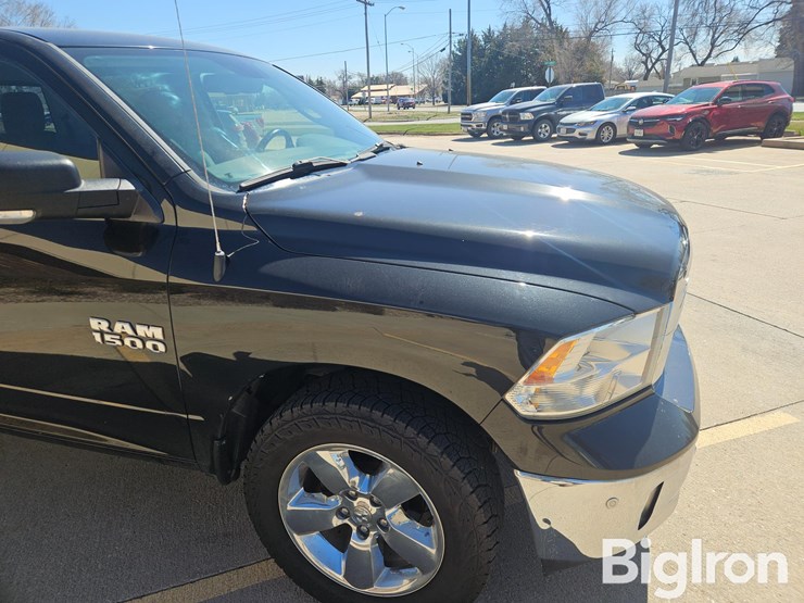 2017-ram-1500-big-horn-image-16