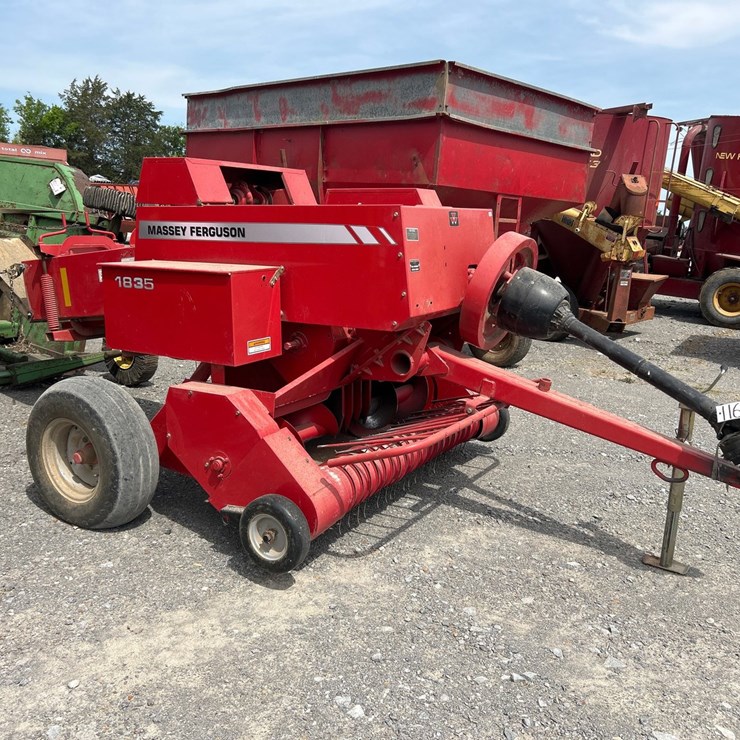 MASSEY-FERGUSON 1835