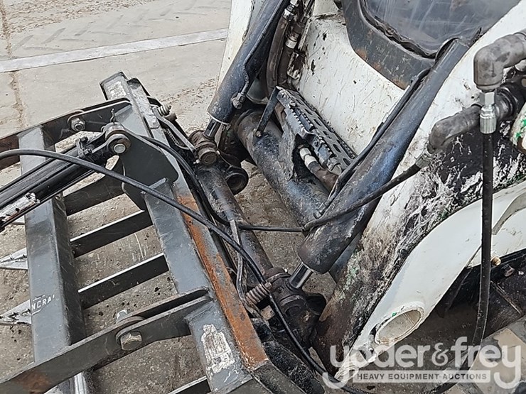 2015-bobcat-t630-image-15