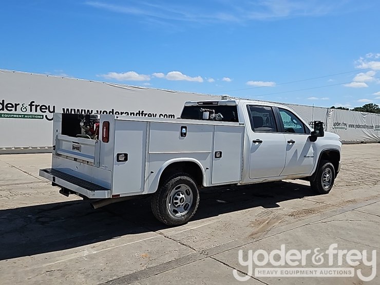 2022-chevrolet-2500hd-image-5