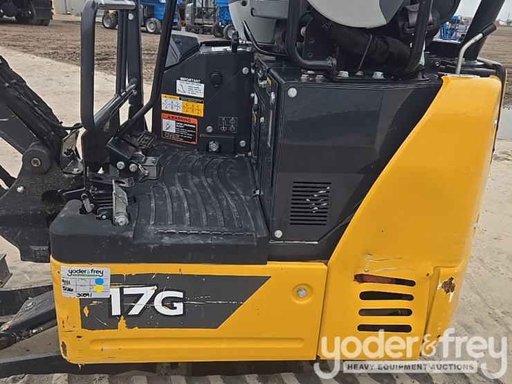 2022-deere-17g-image-42