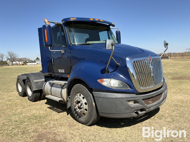 2010-international-prostar-image-3