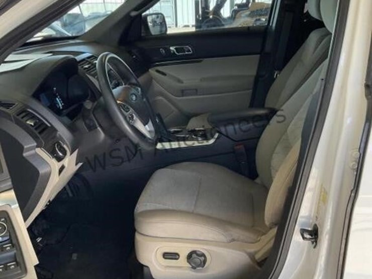 2013-ford-explorer-image-21