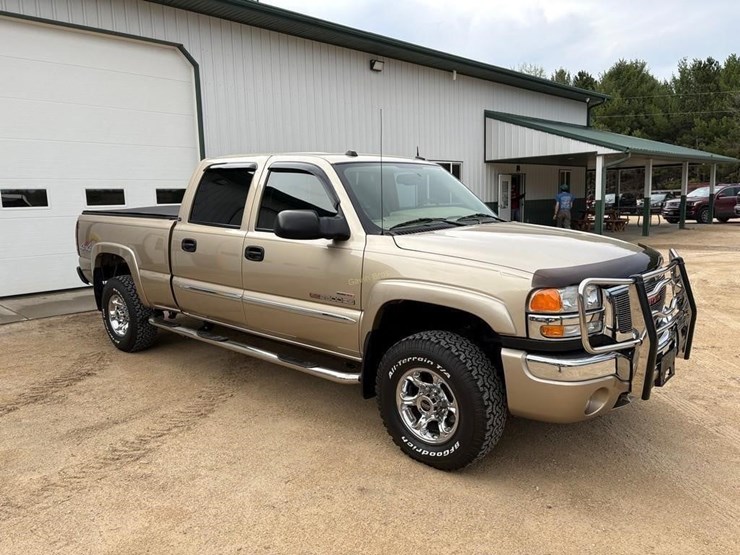 2004-gmc-sierra-2500-image-6