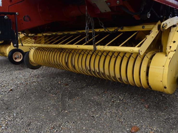 new-holland-br7090-image-5