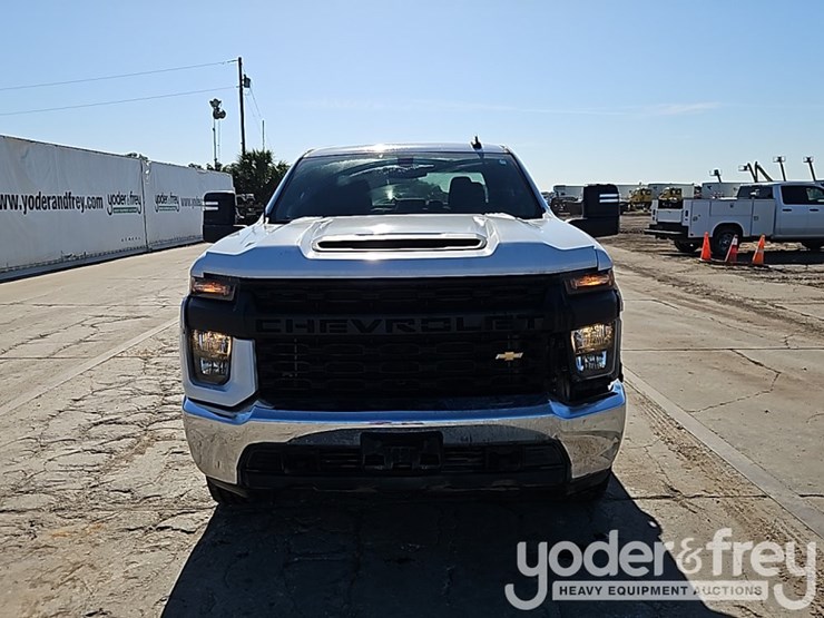2022-chevrolet-2500hd-image-10