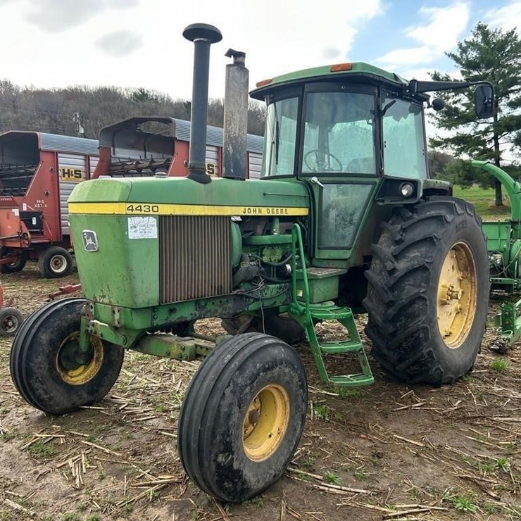 JOHN DEERE 4430
