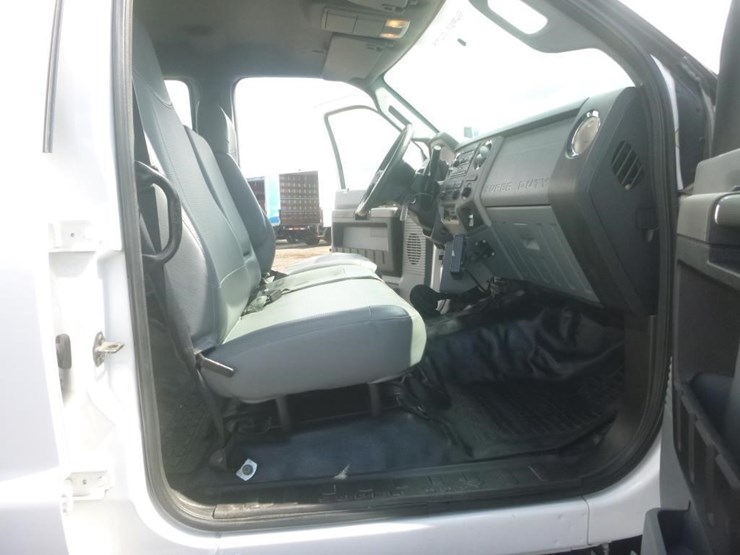 2016-ford-f650-xlt-image-15