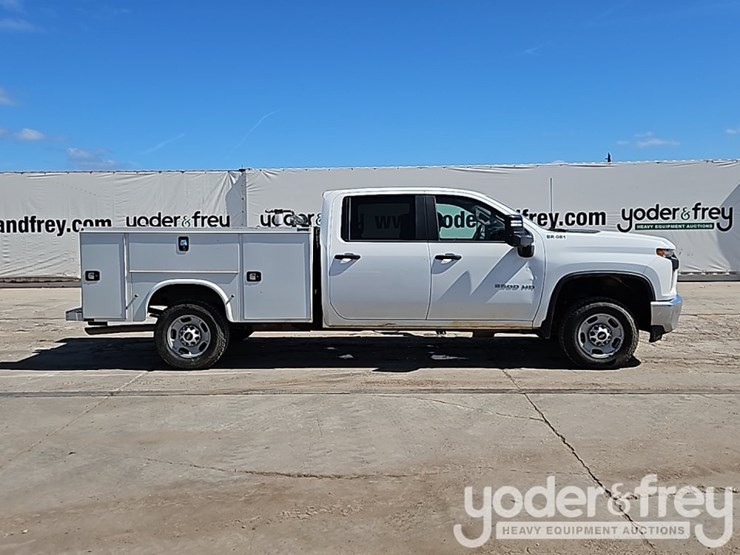 2022-chevrolet-2500hd-image-6