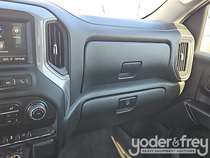 2022-chevrolet-2500hd-image-26