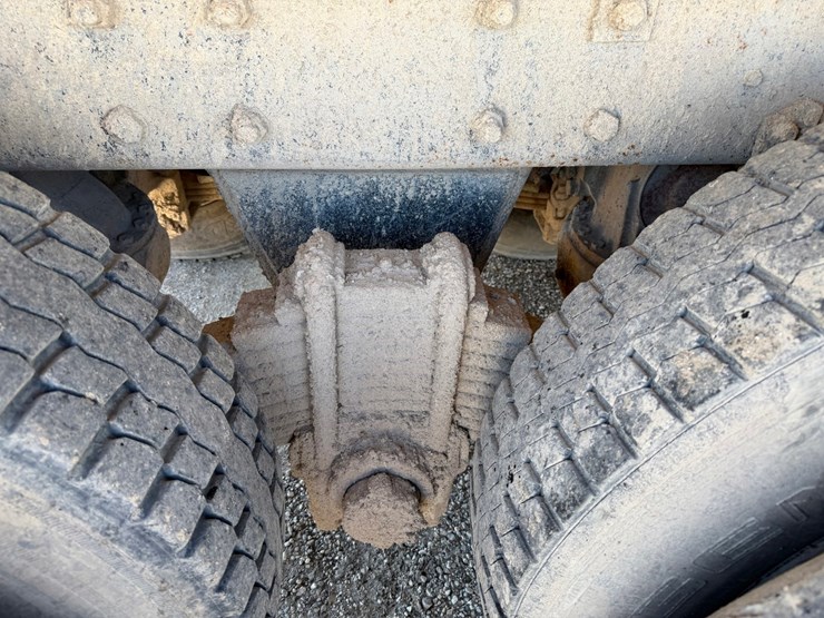 1995-mack-cl713-image-41