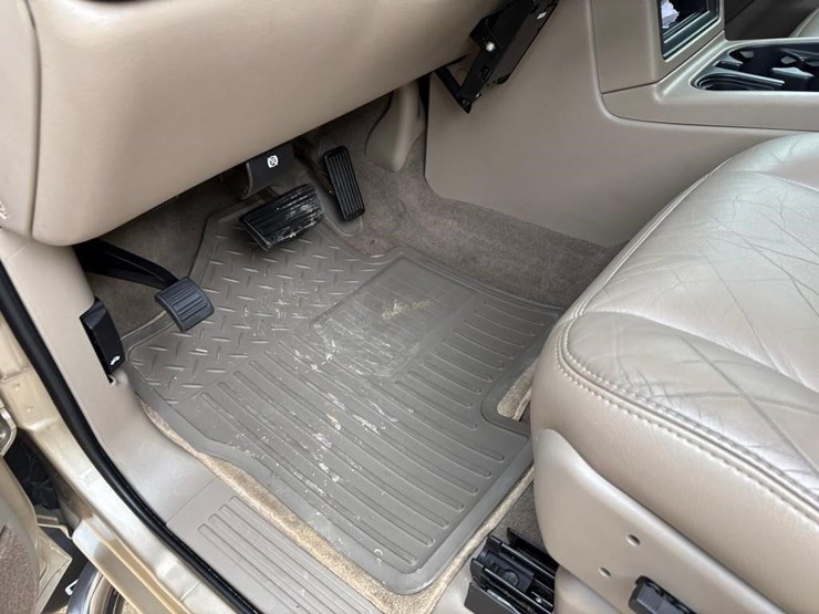 2004-gmc-sierra-2500-image-20