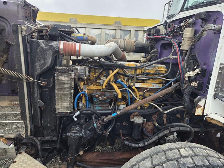 1995-peterbilt-357-image-65