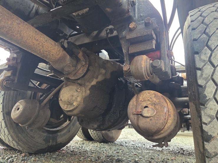 1995-peterbilt-357-image-56