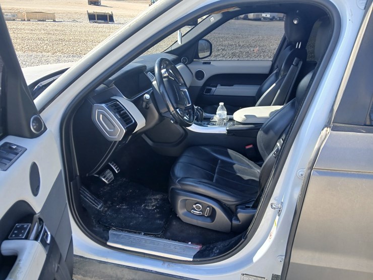 2016-land-rover-range-rover-image-25