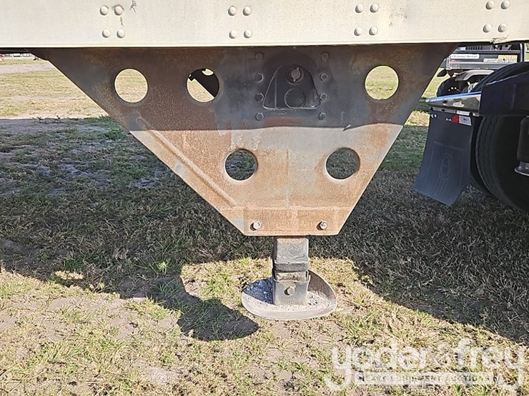 2008-utility-53'-image-13