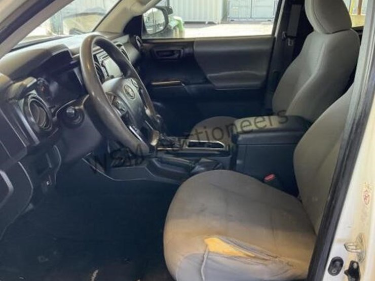 2018-toyota-tacoma-image-22