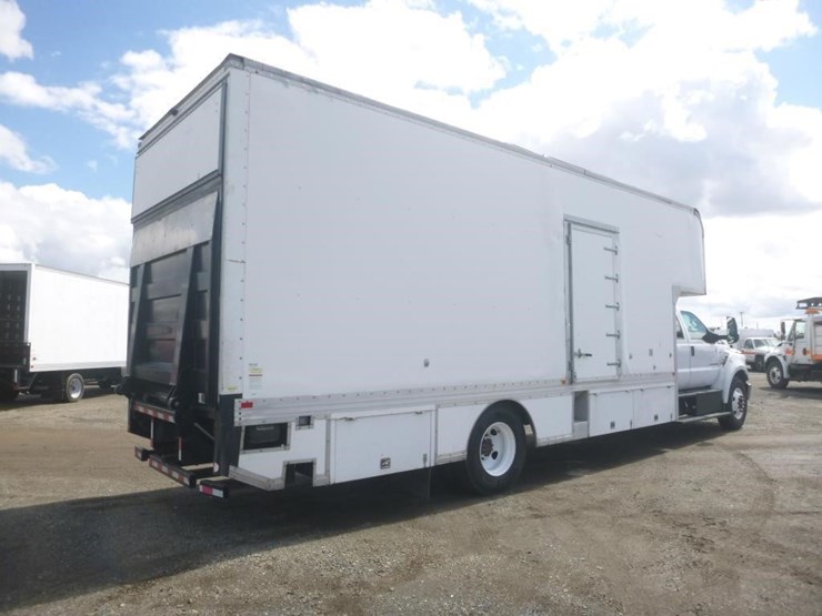 2016-ford-f650-xlt-image-3