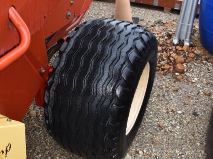 new-holland-br7090-image-6