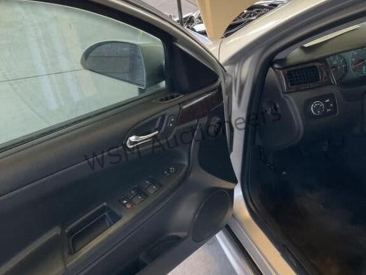 2016-chevrolet-impala-ls-sdn-image-22