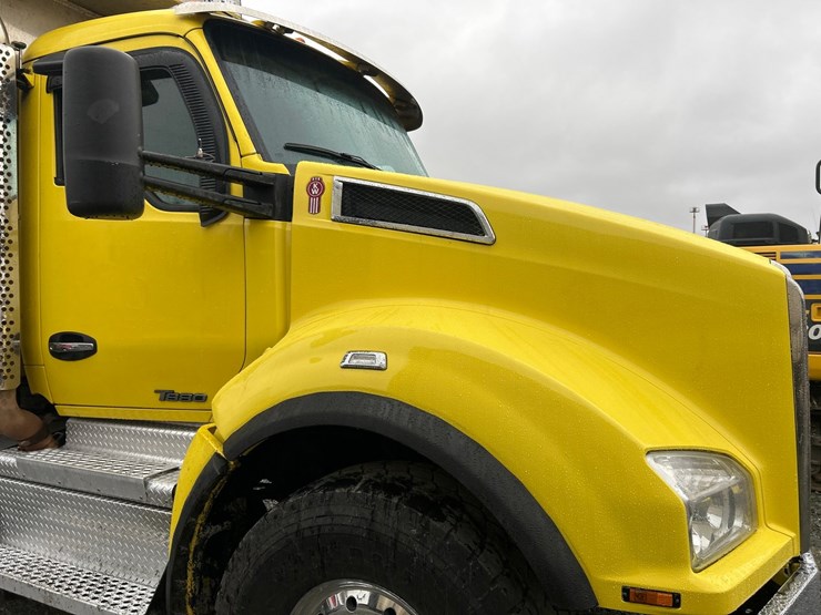 2019-kenworth-t880-image-14