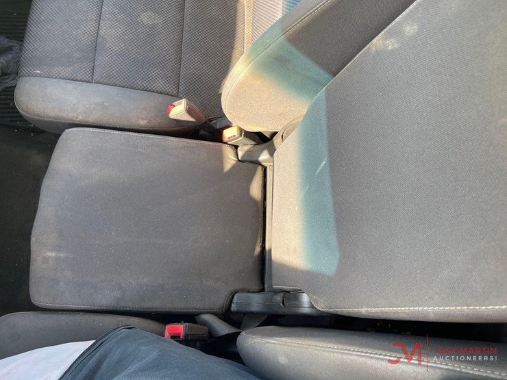 2018-chevrolet-silverado-1500-lt-image-22