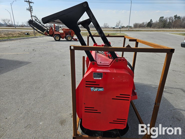 2025-massey-ferguson-730-image-8