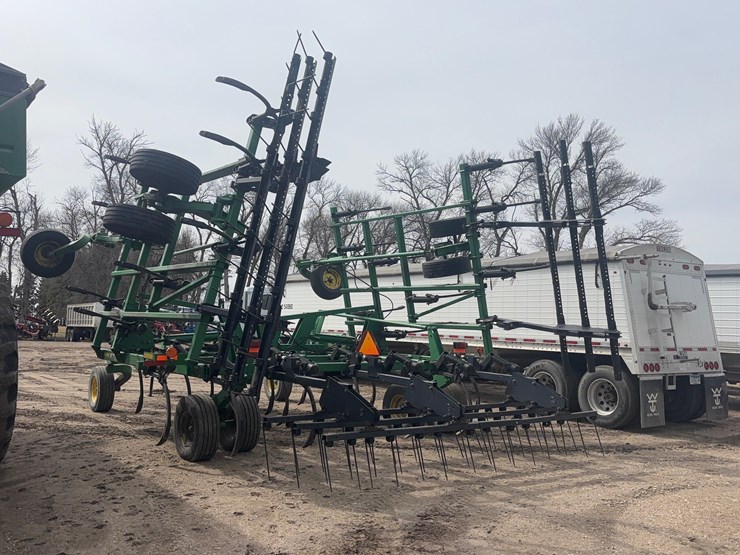 john-deere-2210-image-6