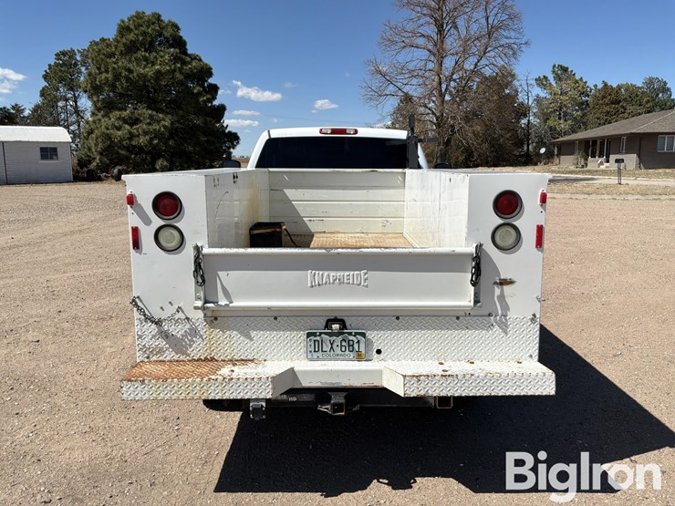 2004-chevrolet-silverado-3500-image-6