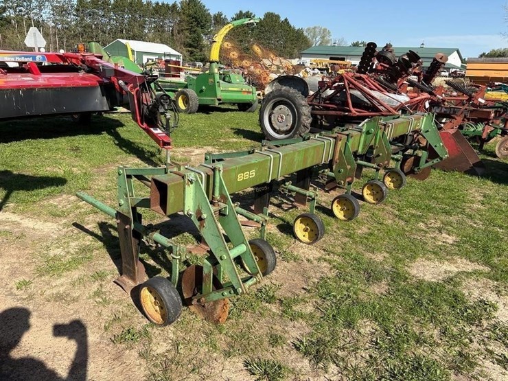 john-deere-885-image-1