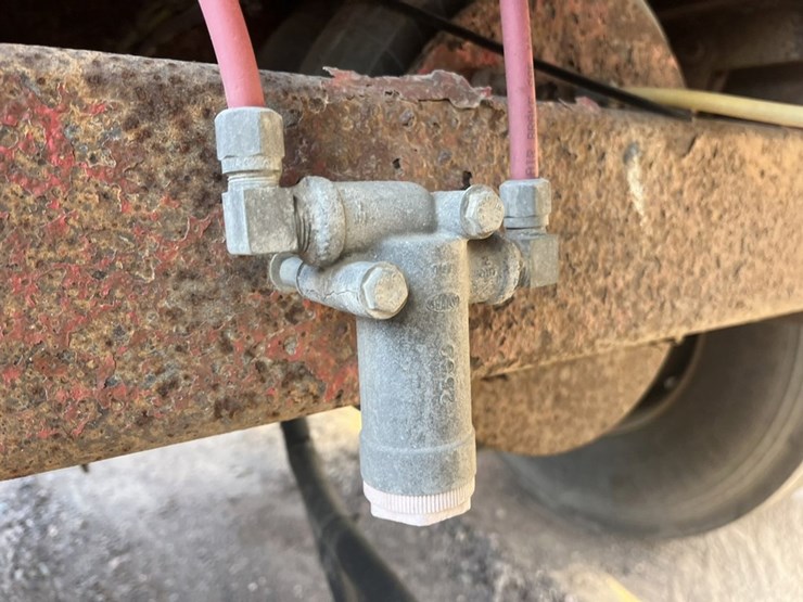 #1704-•-2006-abs-rc5-live-bottom-trailer-image-47