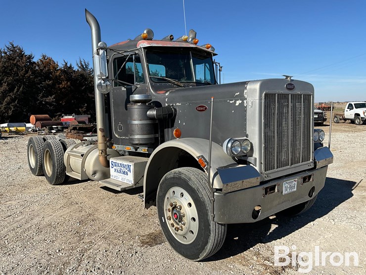 1976-peterbilt-359-image-3