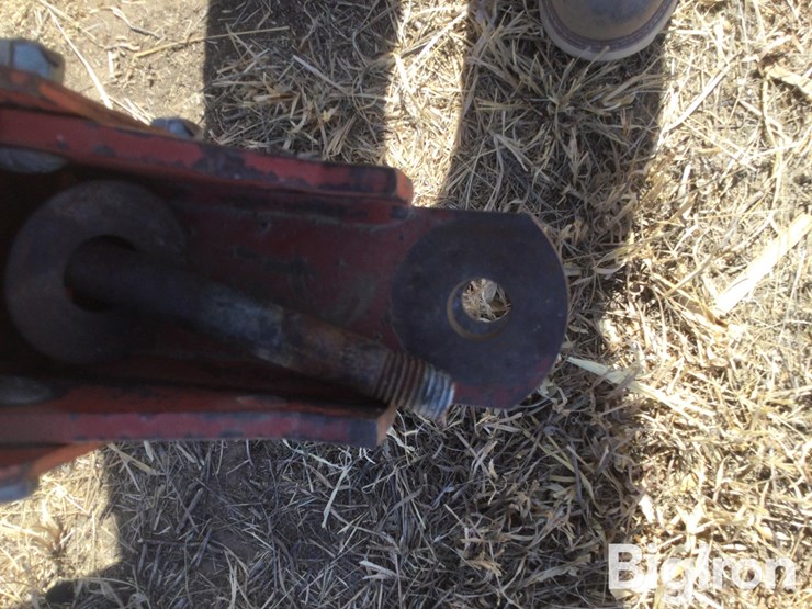 new-holland-216-image-11