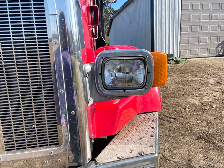 1998-peterbilt-378-image-26