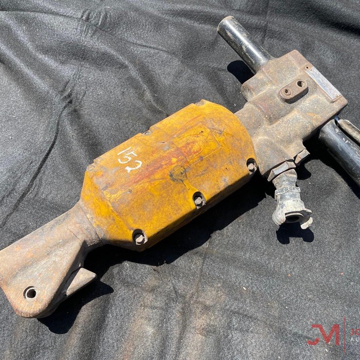 PNEUMATIC JACK HAMMER