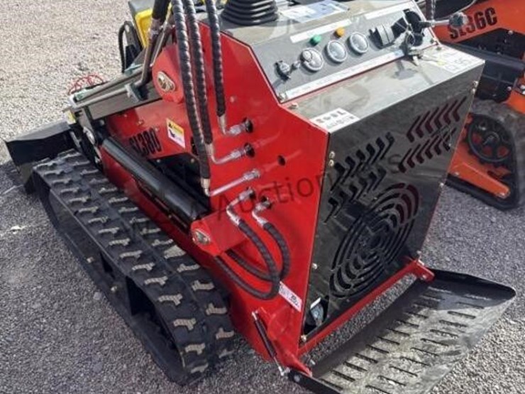 2026-sdl-380r-stand-up-skid-steer-image-4