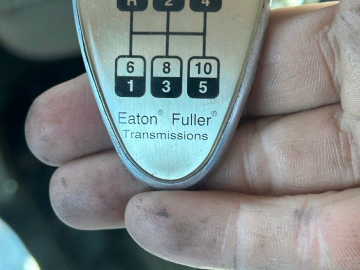 2012-peterbilt-386-image-39