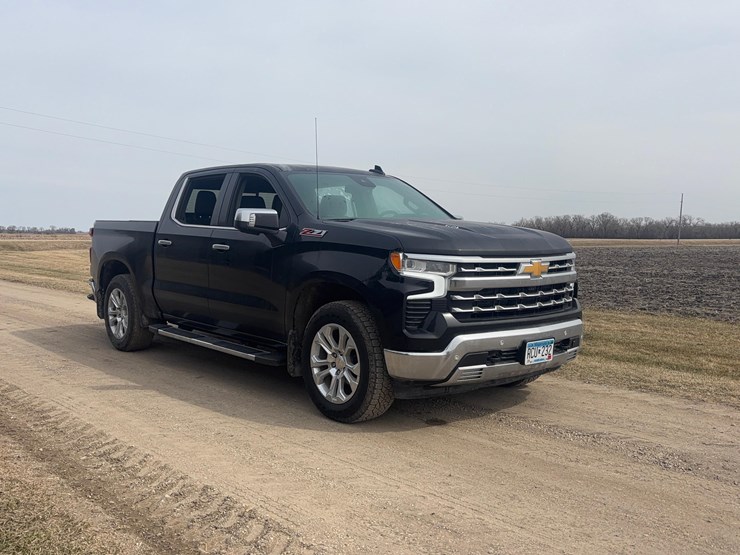 2024-chevrolet-silverado-1500-ltz-image-3