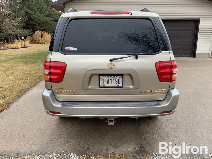 2002-toyota-sequoia-image-6