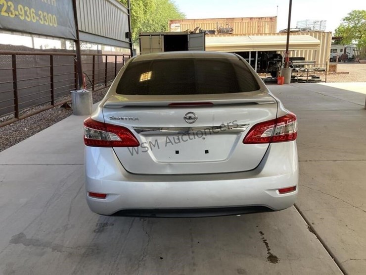 2015-nissan-sentra-sdn-image-6