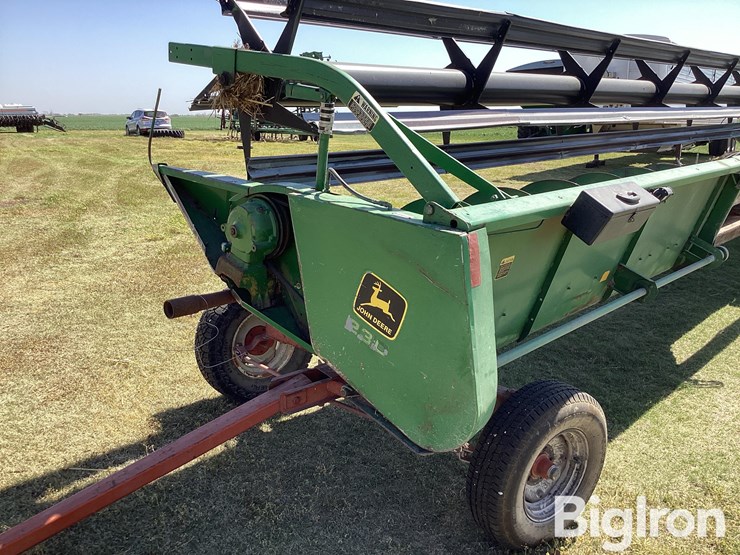 john-deere-230-image-9