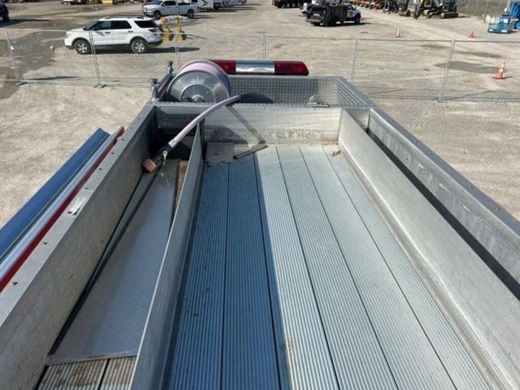 1996-ford-f700-image-46