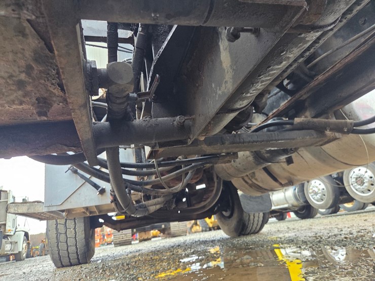 1995-peterbilt-357-image-59