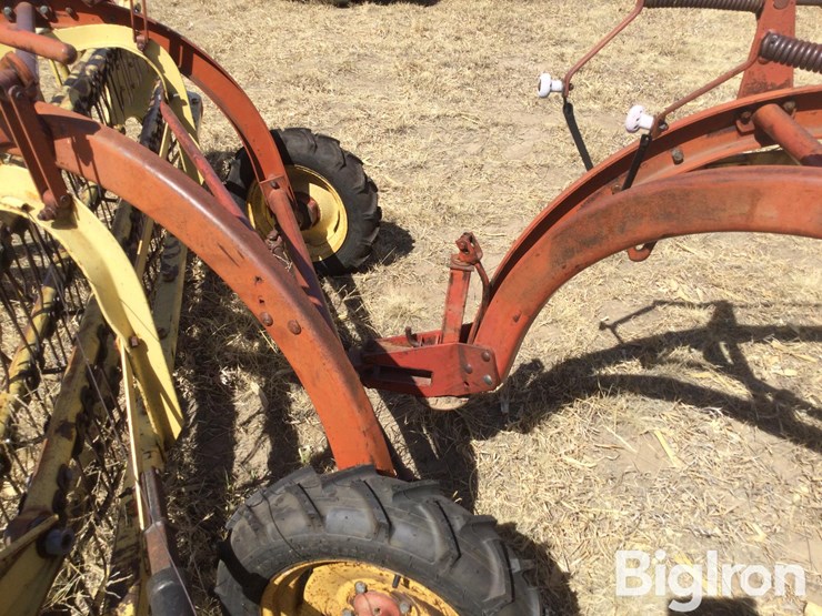 new-holland-260-image-15