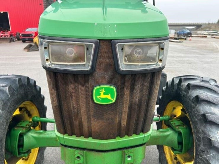 2016-john-deere-5085e-image-41
