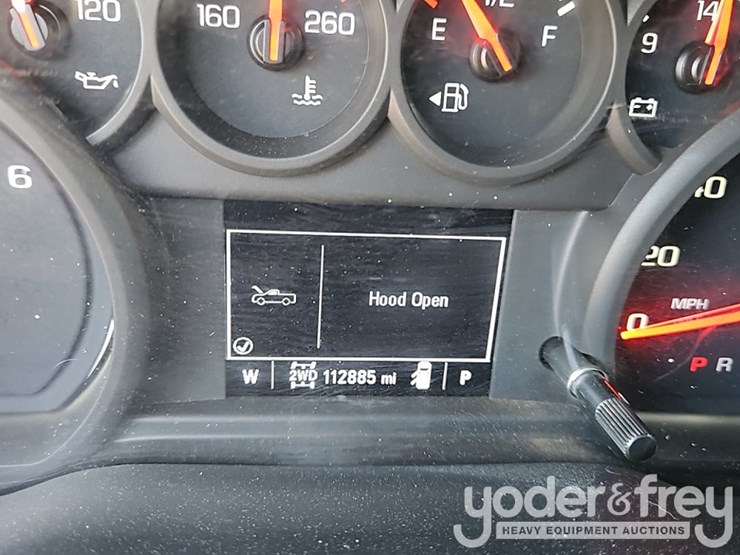 2022-chevrolet-2500hd-image-37