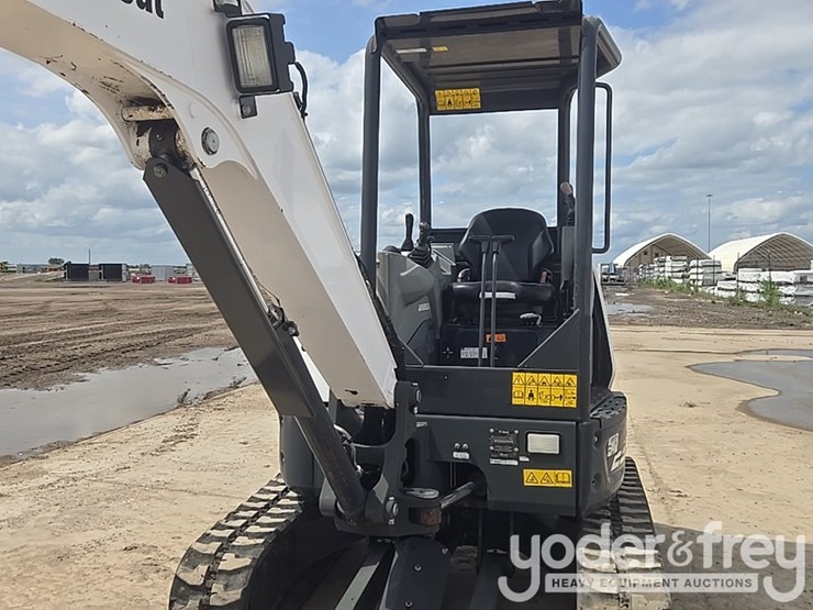2021-bobcat-e35-image-31