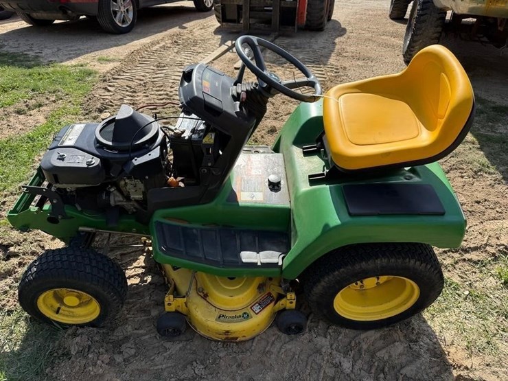 john-deere-17-image-1